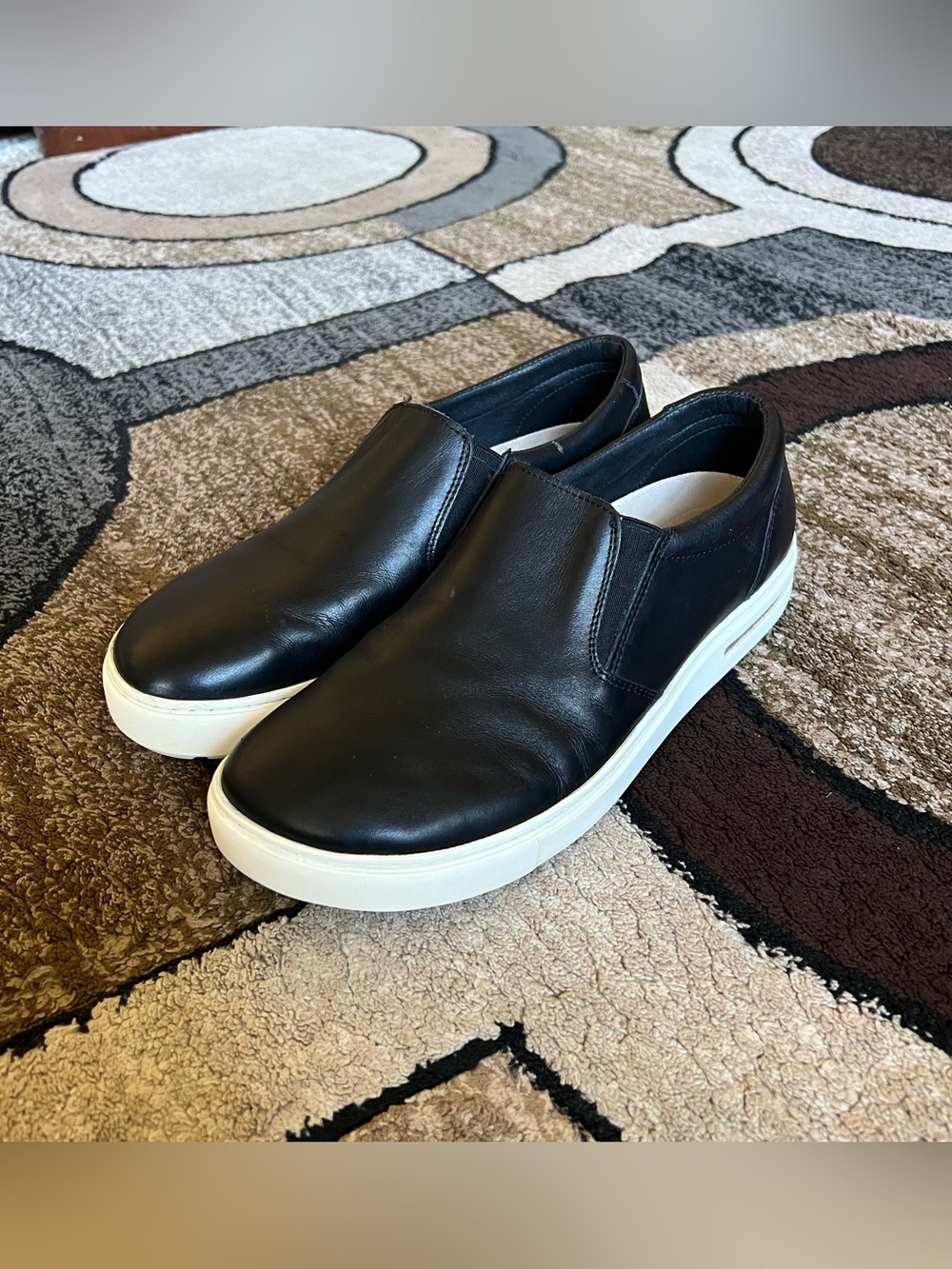 Women’s Birkenstock Oswego slip-on shoes Size 11